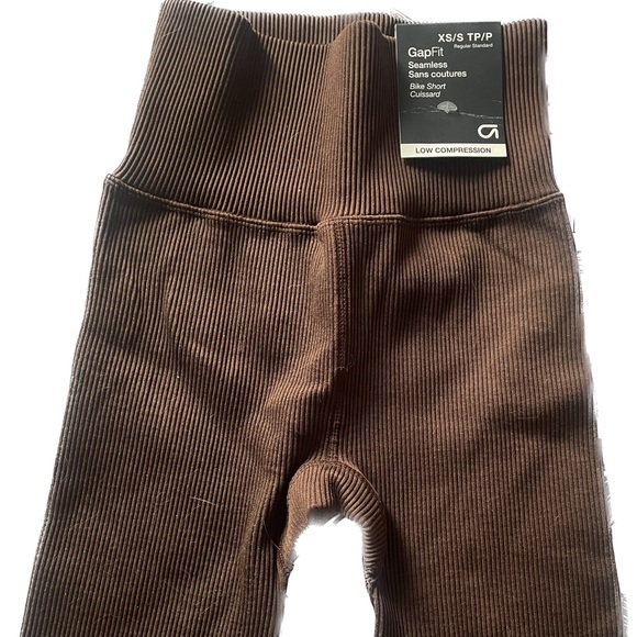 Gap fit Brown Ribbed Biker Shorts 🩳 - Picture 2 of 3